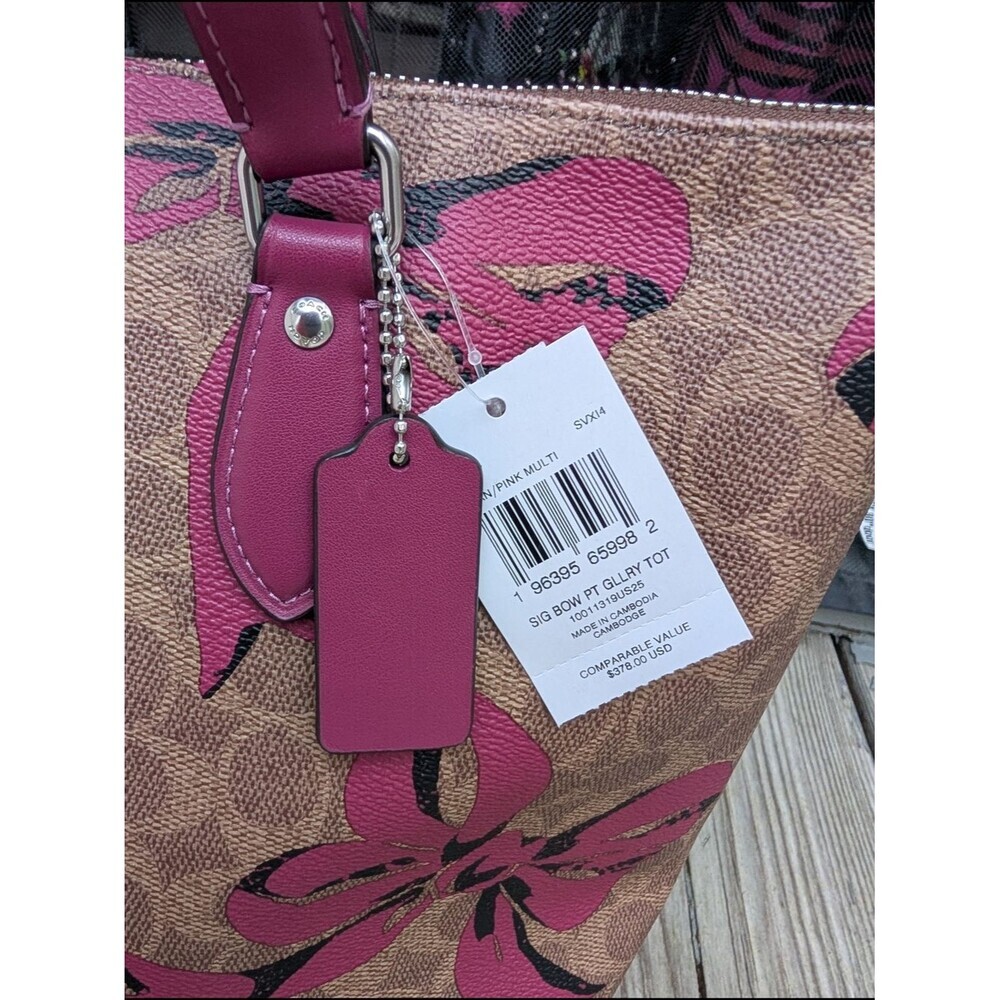 Coach Gallery Tote in Signature Canvas with Bow Print (NWT) - Picture 9 of 9